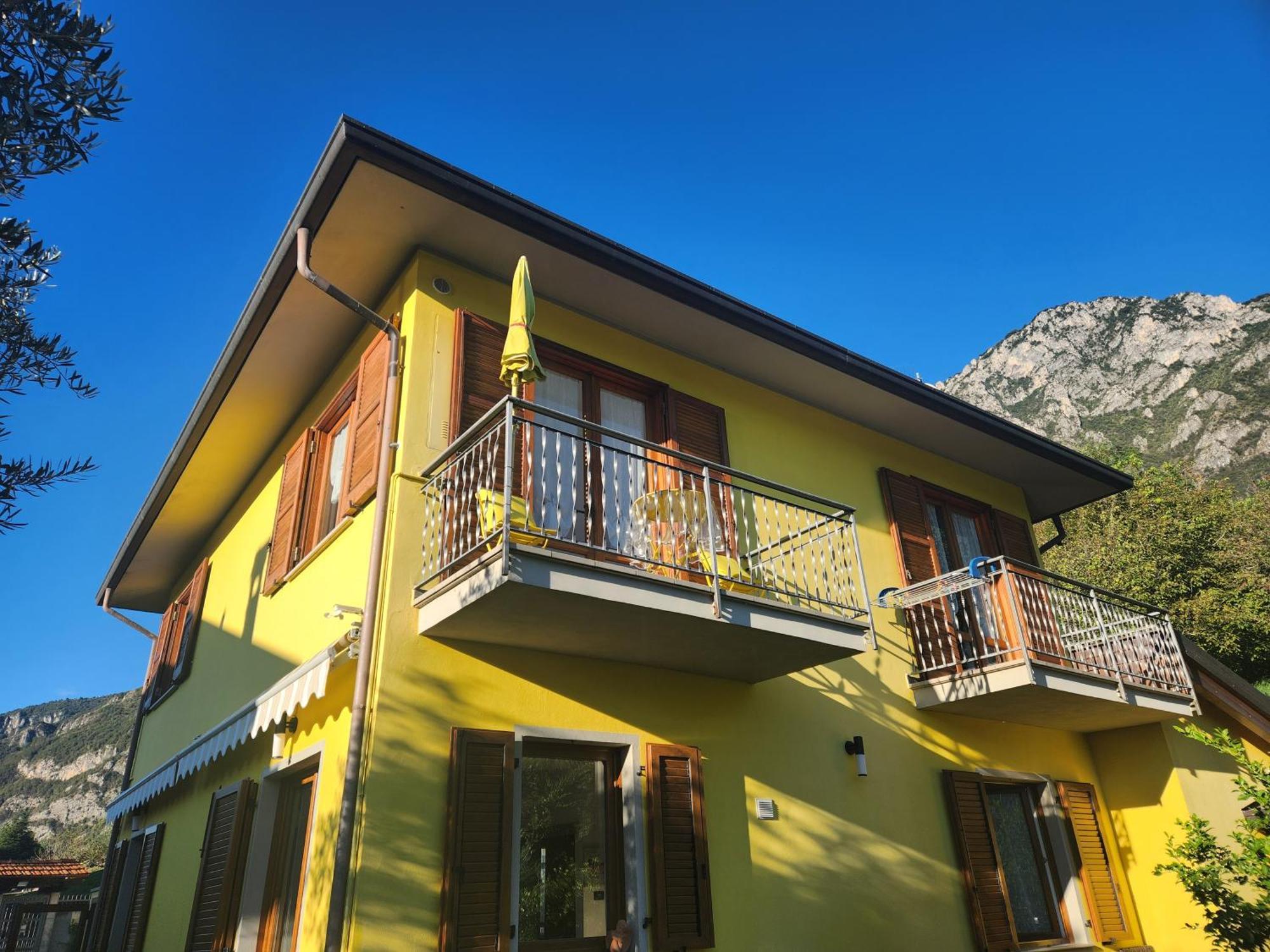 Apartment L'Ulivo Lake View In Private Street Lierna Exterior photo